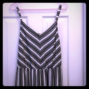 Universal thread goods co black striped dress xl
